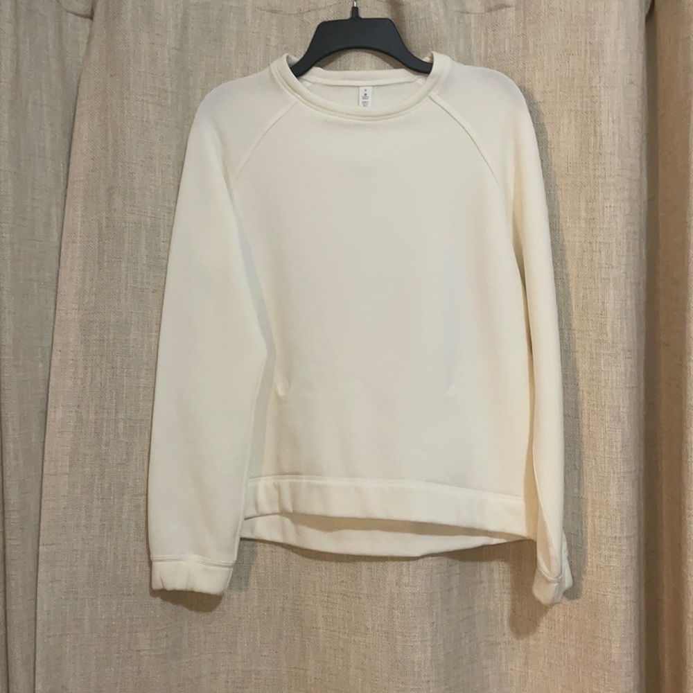 Lulu white pullover with pockets